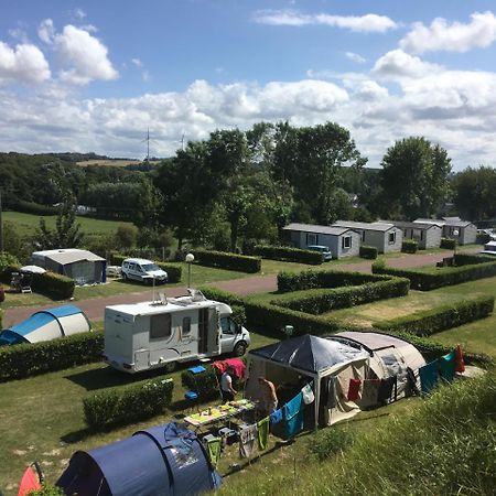 Camping Le Mont Joli Bois 滨海克里耶勒 外观 照片
