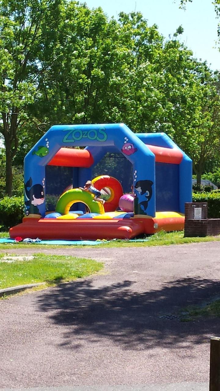 Camping Le Mont Joli Bois 滨海克里耶勒 外观 照片