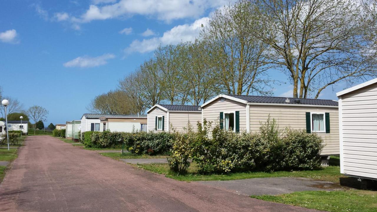 Camping Le Mont Joli Bois 滨海克里耶勒 外观 照片