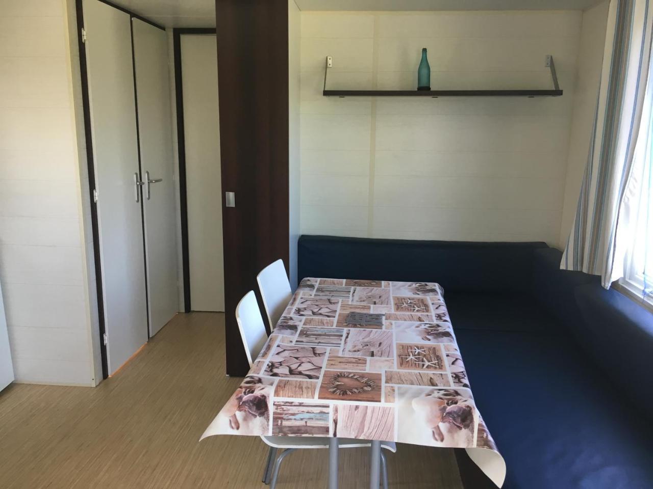 Camping Le Mont Joli Bois 滨海克里耶勒 外观 照片