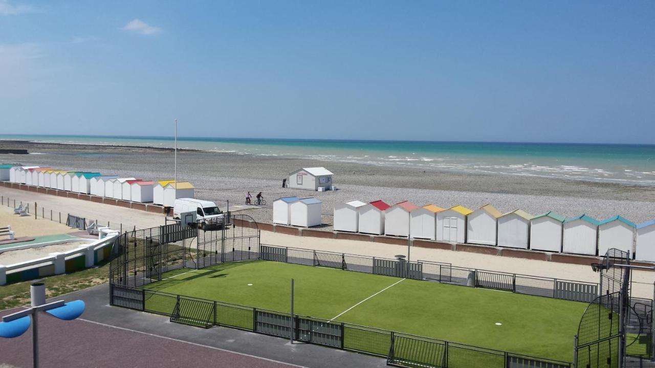 Camping Le Mont Joli Bois 滨海克里耶勒 外观 照片